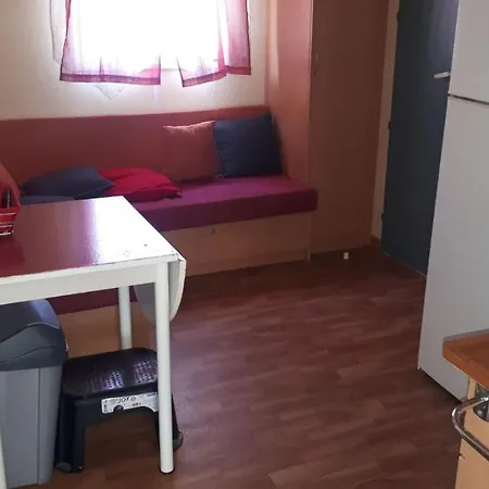 אתר קמפינג Mobilhome 4/5 P Hyeres 83400 Entierement Equipe Tt Confort Refait A Neuf Parc Aquatique Geant A 300M De La Plage *